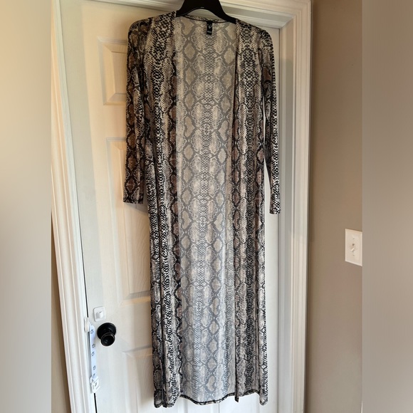 Windsor Tops - Women’s Sultry Slither Mesh Snake Print Duster size S
